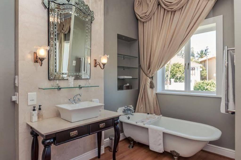 Abbey Manor Luxury Guesthouse Fokváros Kültér fotó